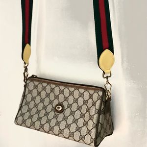 COPY - AUTHENTIC👝VINTAGE GUCCI SLING/ CROSS BODY BAG.